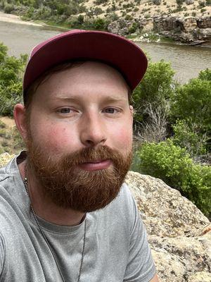 Finn, 25