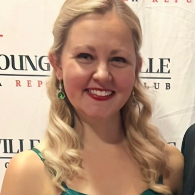 Julianna, 37