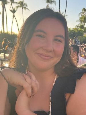 Ava, 25