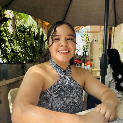 Montse, 29