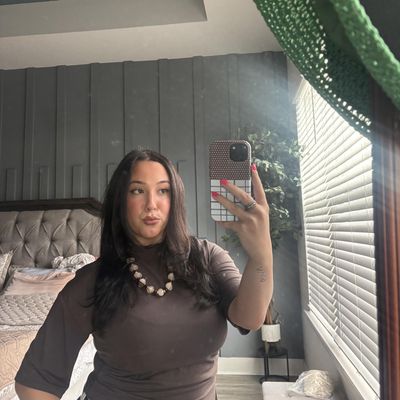 Liliana, 24
