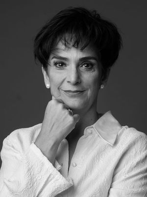 Raquel, 58