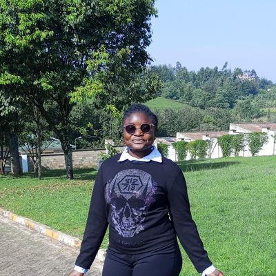Makeila, 21