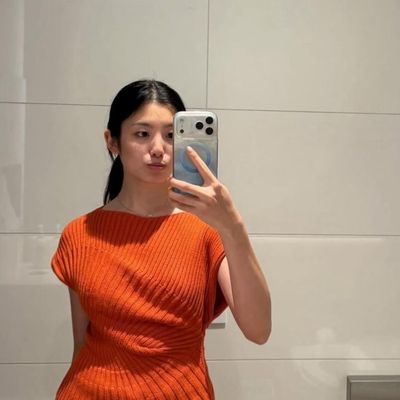Sarah, 26