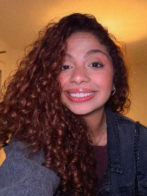 Eduarda, 27