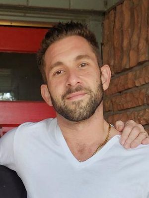 Joey, 38