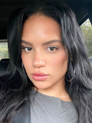 Nikki, 37
