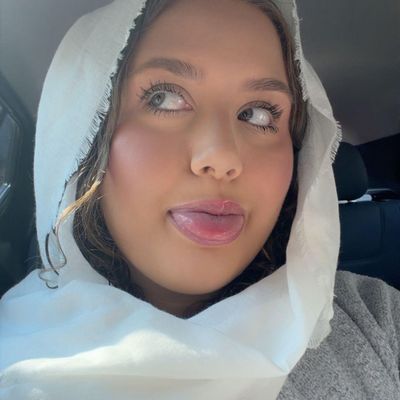 Ella, 20