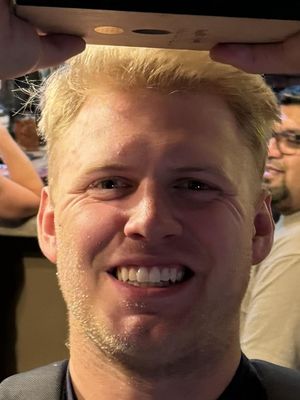 Joe, 25