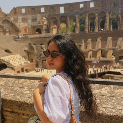 Izel, 23