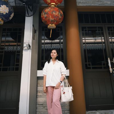 Olive, 24