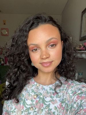 Lina, 24