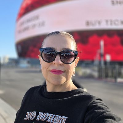 Samantha, 47