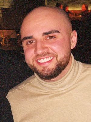 Chris, 25