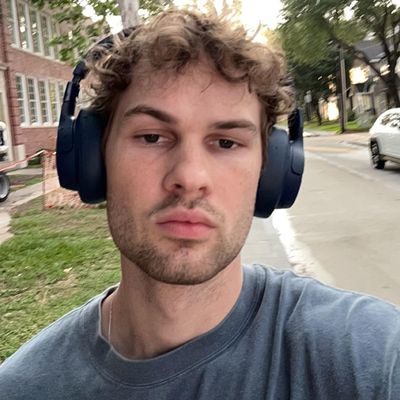 Ben, 24