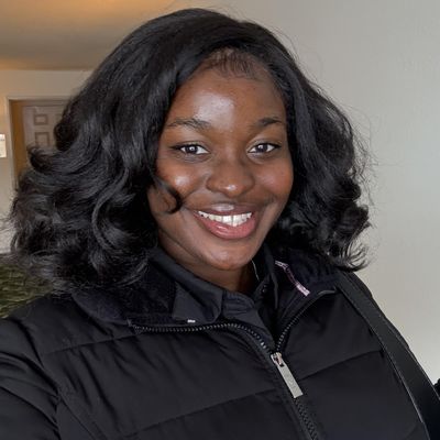 Stephanie, 24