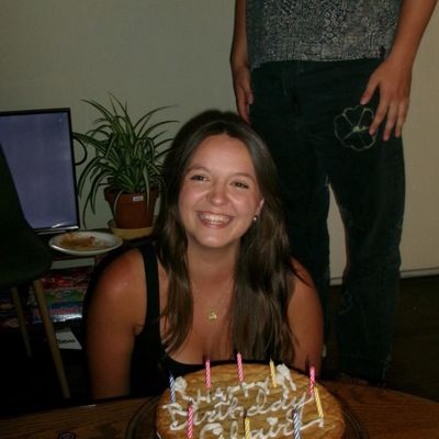 Claire, 24