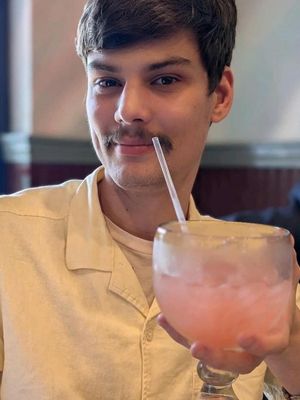 Robert, 26