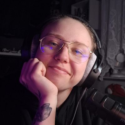 Julia, 21