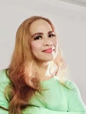 Marife, 49