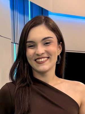 Bruna, 23