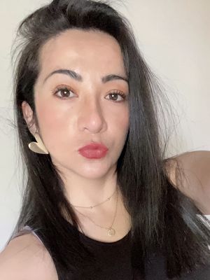 Alexandra, 34