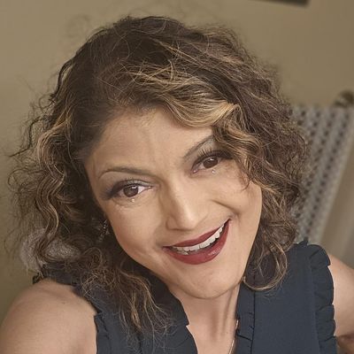 Elizabeth, 39
