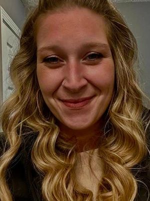 Kareen, 48