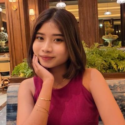 Vania, 23