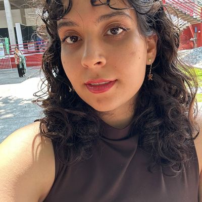 Samantha, 22