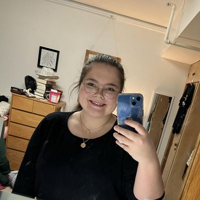Michaela, 23