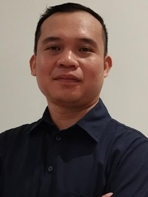Bernard, 32