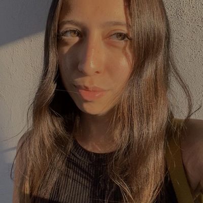 Sofia, 22