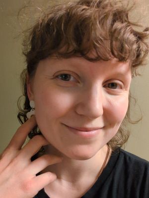 Elisabeth, 35