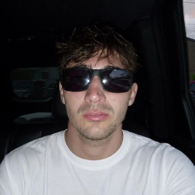 Levi, 25