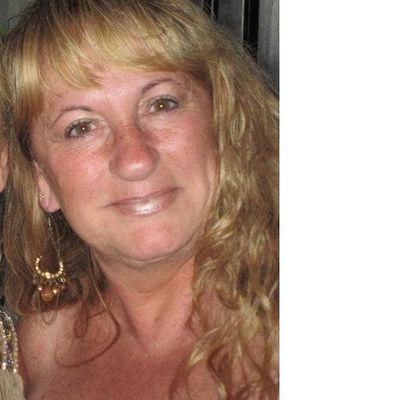 Sandra, 74