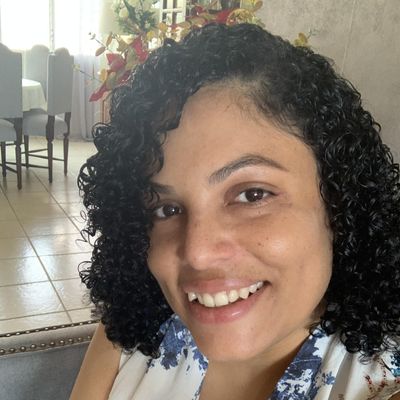 Cinthia, 43