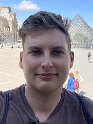 Oliver, 24