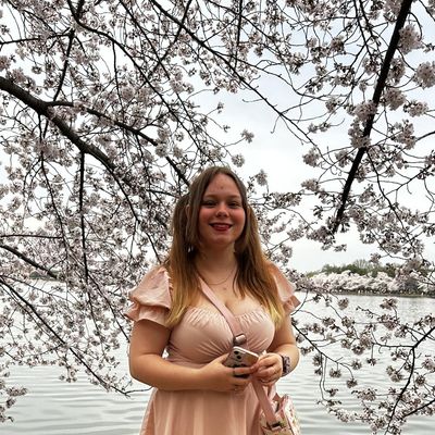 Claire, 20