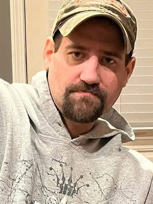 Kyle, 37