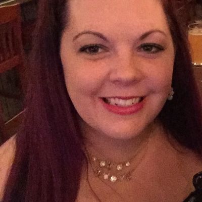 Nicole, 44