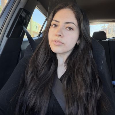 Alejandra, 24