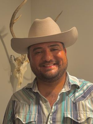 Charlie, 30