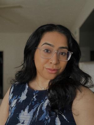 Angelica, 25