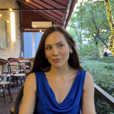 Maya, 29