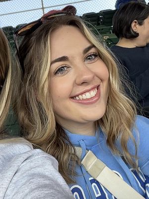 Sara, 23