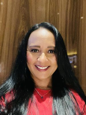 Luciana, 46