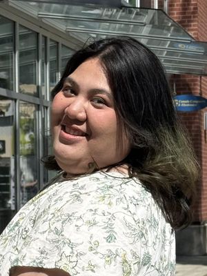 Andrea, 33