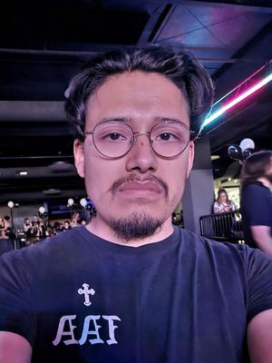 Luis, 29