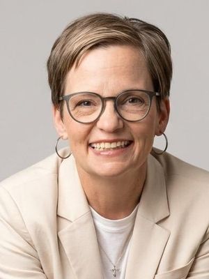 Christine, 59